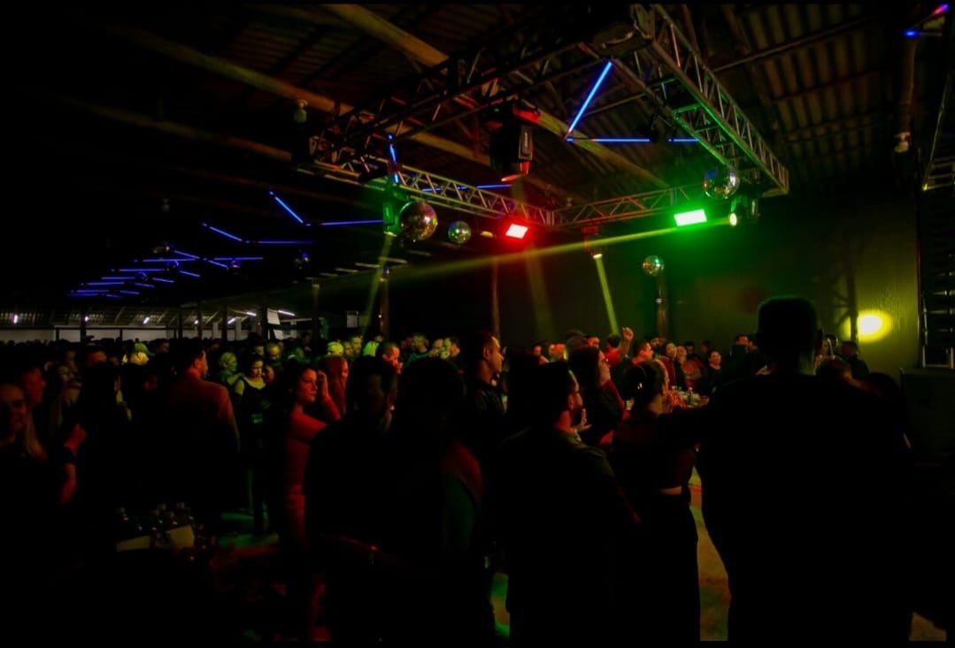 Mais de mil pessoas prestigiam festa de 51 anos do Sindisaúde Criciúma