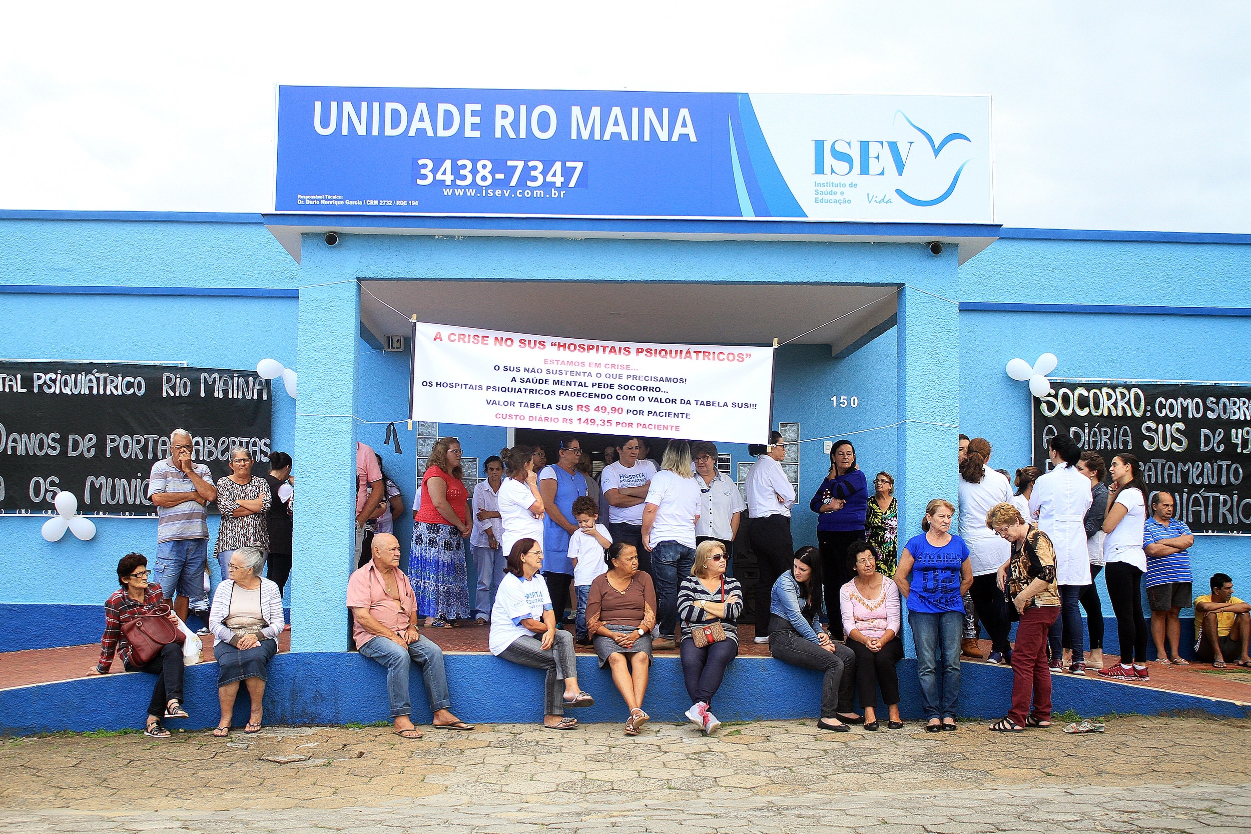 População protesta contra fechamento do Hospital Psiquiátrico