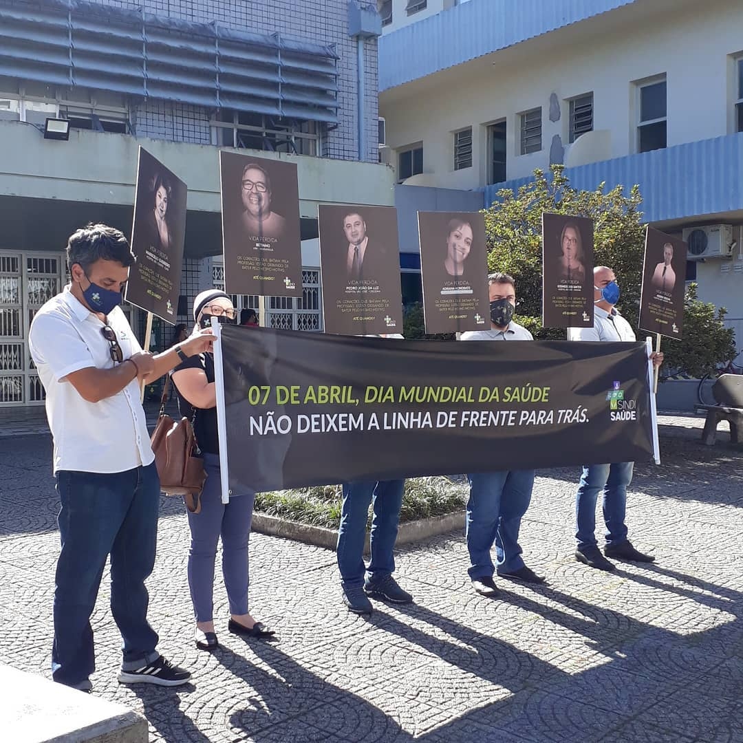 Sindisaúde homenageia profissionais da saúde que morreram de Covid-19