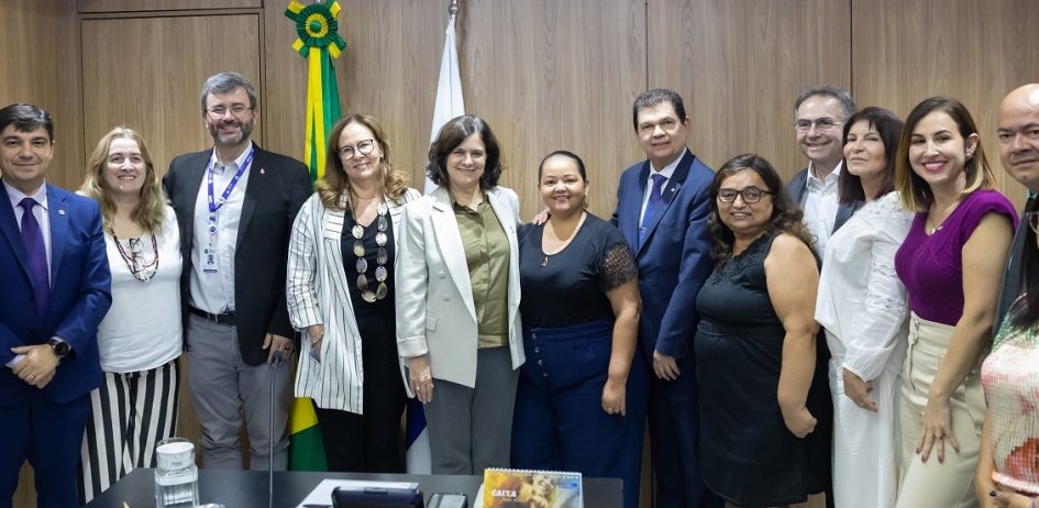 Ministra da Saúde recebe Fórum da Enfermagem para tratar do piso salarial