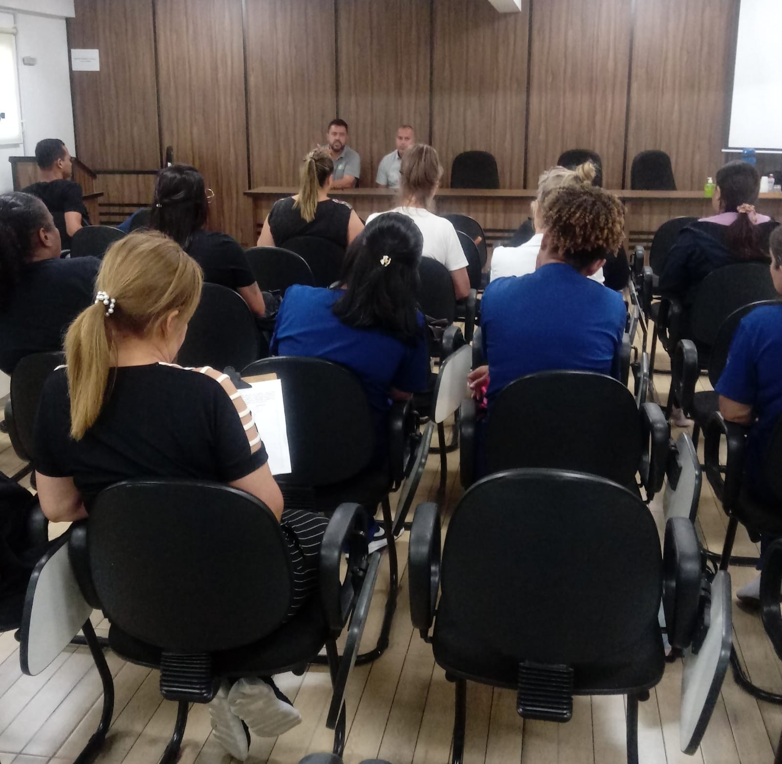 Trabalhadores da Saúde conquistam 6% de aumento geral e 10% no vale alimentação 