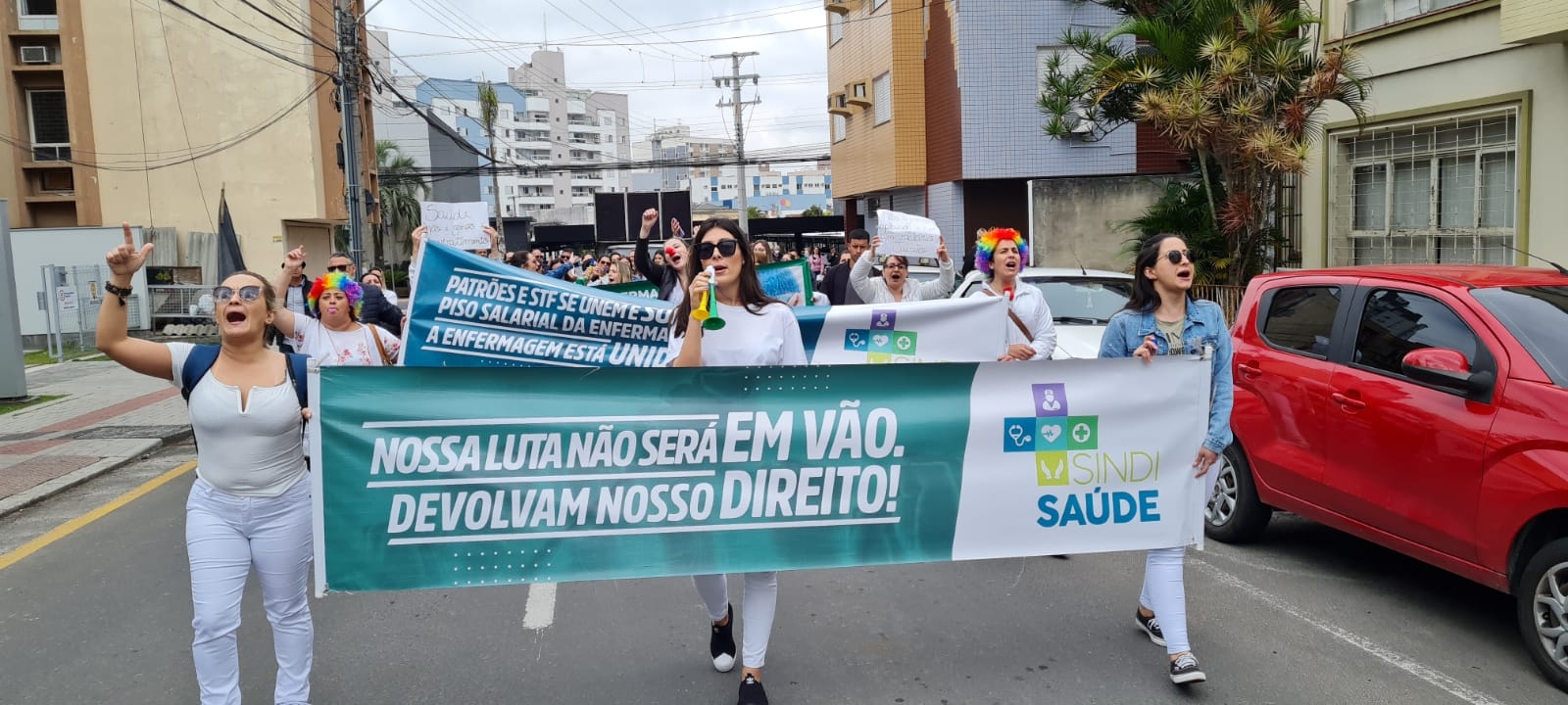 Lula sanciona lei que libera R$ 7,3 bilhões para pagamento do piso da Enfermagem. Falta agora o STF