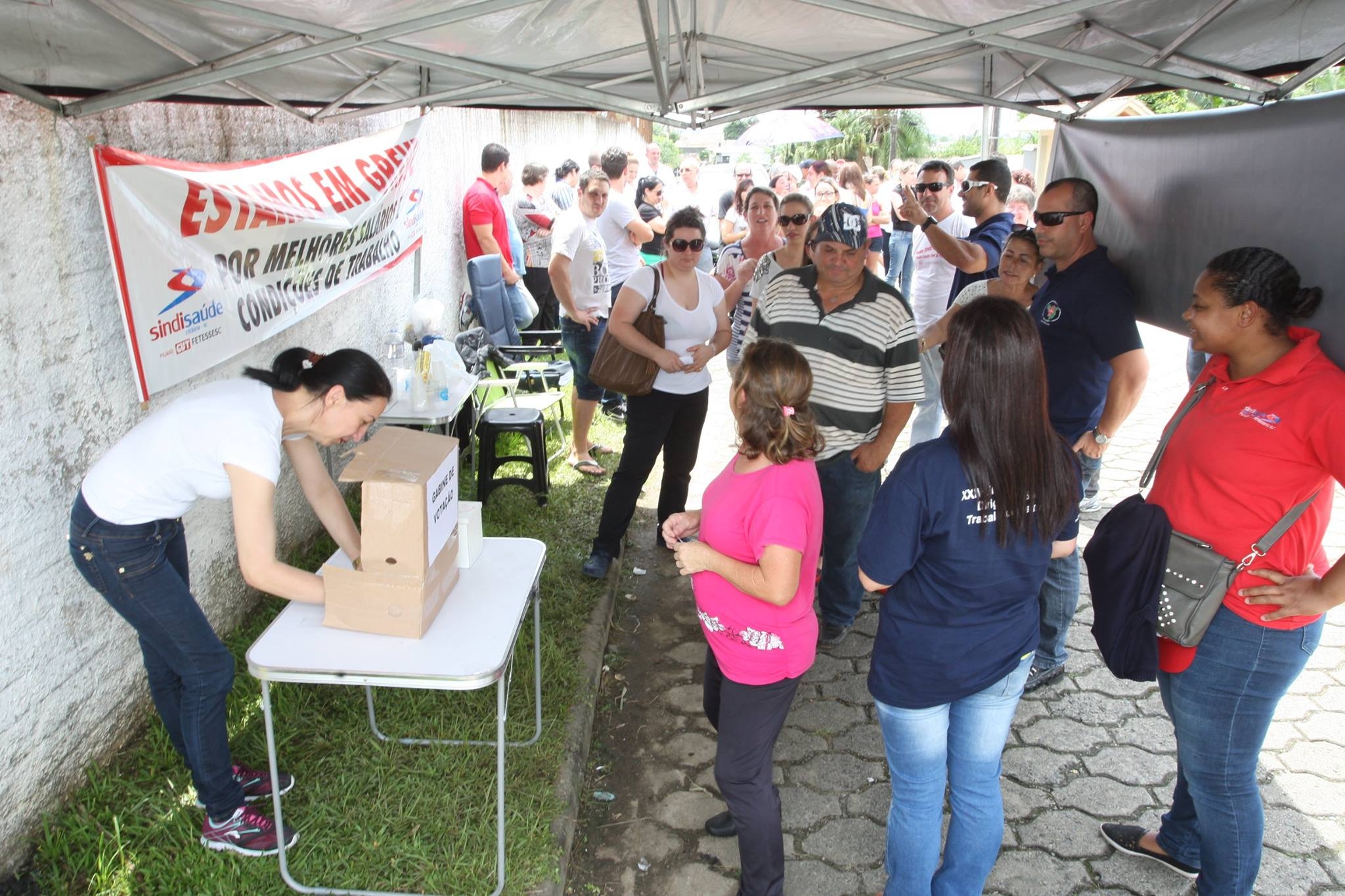 Notícia atualizada:Trabalhadores mantém greve no Rio Maina 