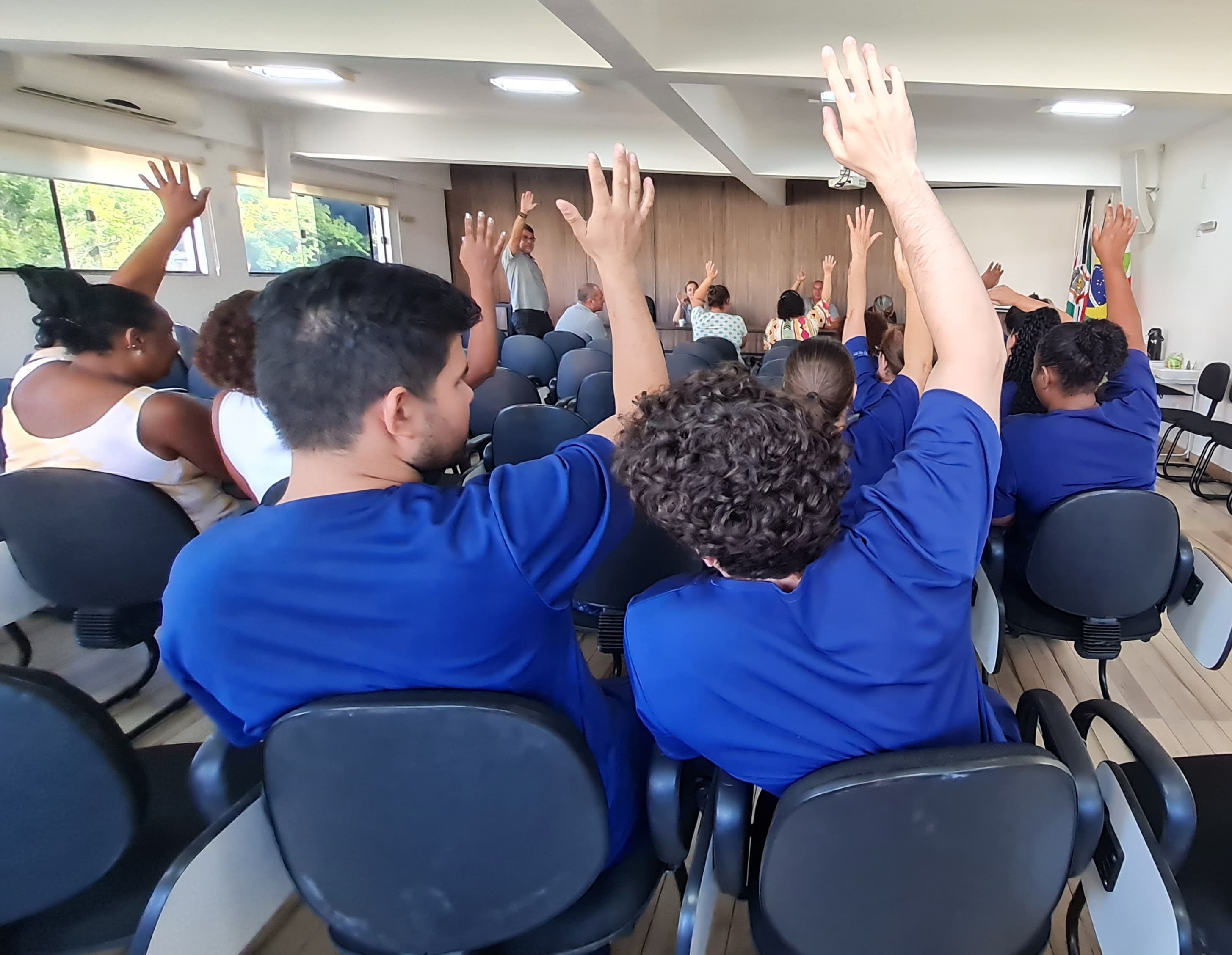 CONQUISTA DO SINDICATO - Trabalhadores da saúde de Criciúma e região garantem 5% de aumento geral, reajuste no vale alimentação e manutenção da inslubridade 