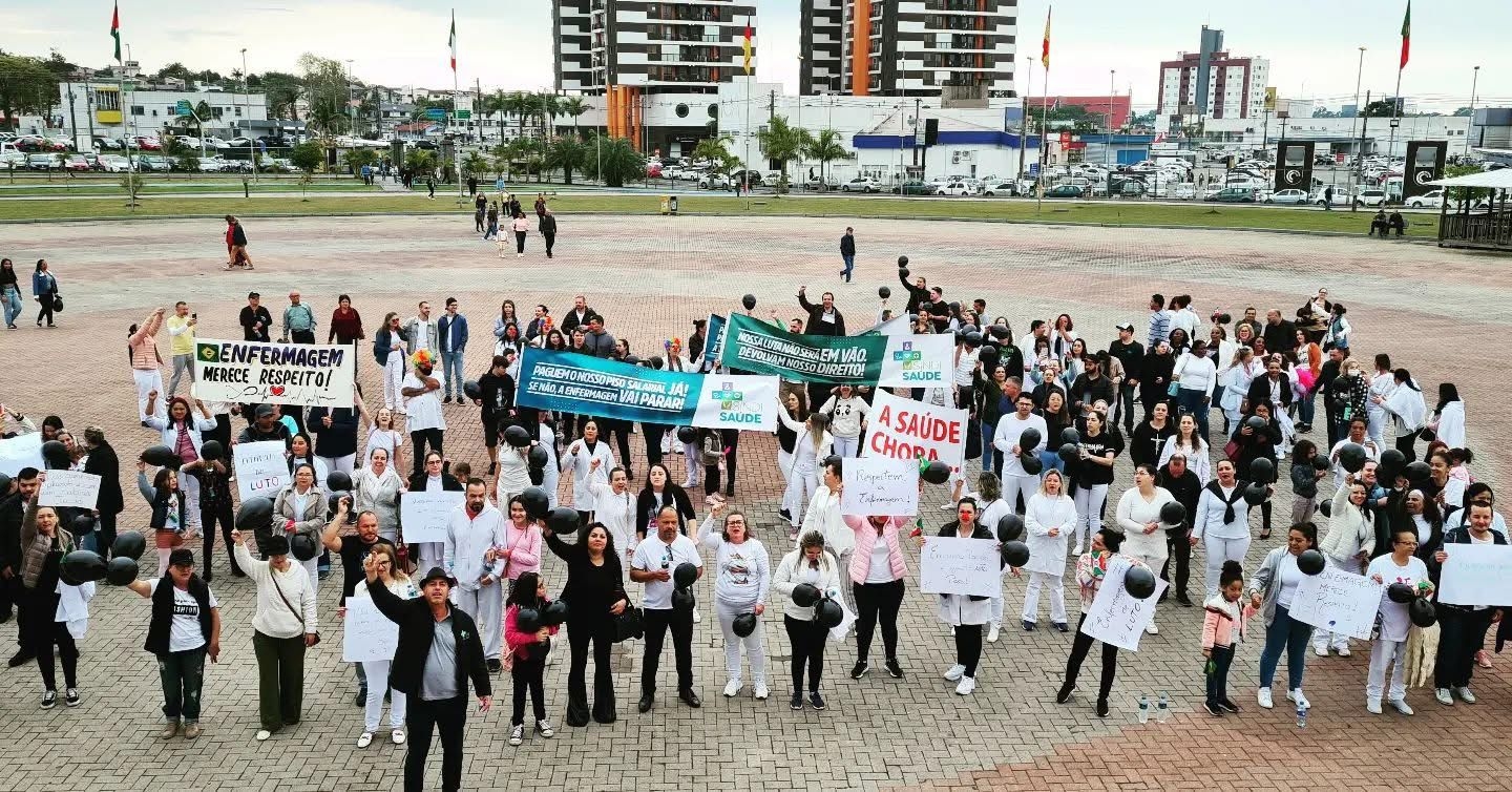1º DE MAIO -  Parabéns aos que cuidam da saúde da população, parabéns aos trabalhadores da saúde