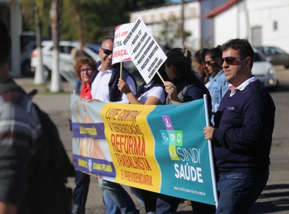 50 anos - Sindisaúde agregou representatividade na greve geral de 28 de abril de 2017 junto a 15 mil trabalhadores
