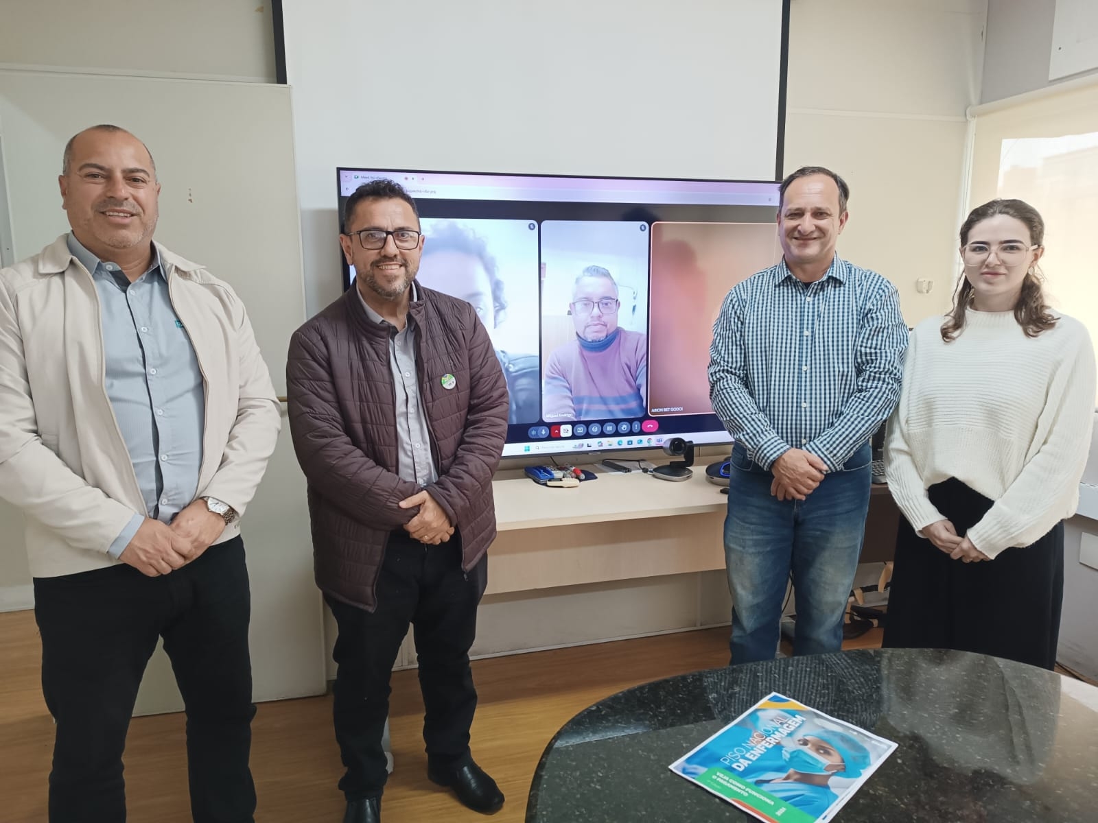 Sindisaúde se reúne na Secretaria de Estado da Saúde para deliberar sobre os atrasos do repasse do complemento do  piso da Enfermagem   