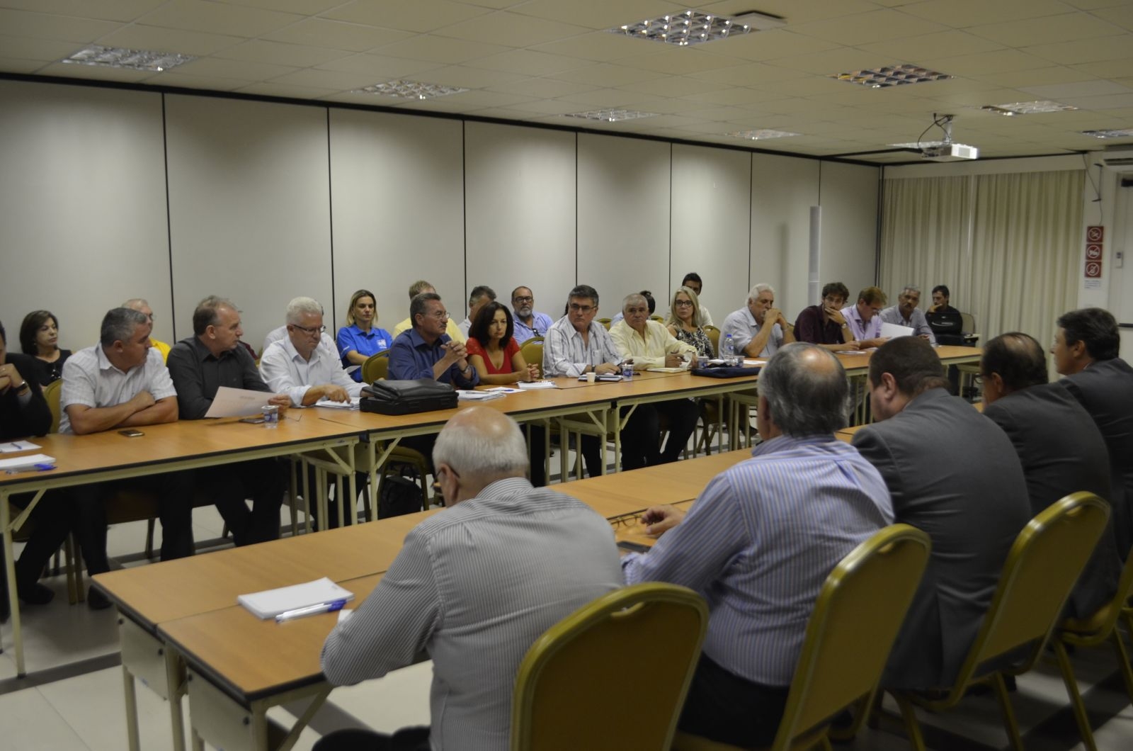 Fechado acordo sobre o reajuste do Piso Estadual de Salários de SC