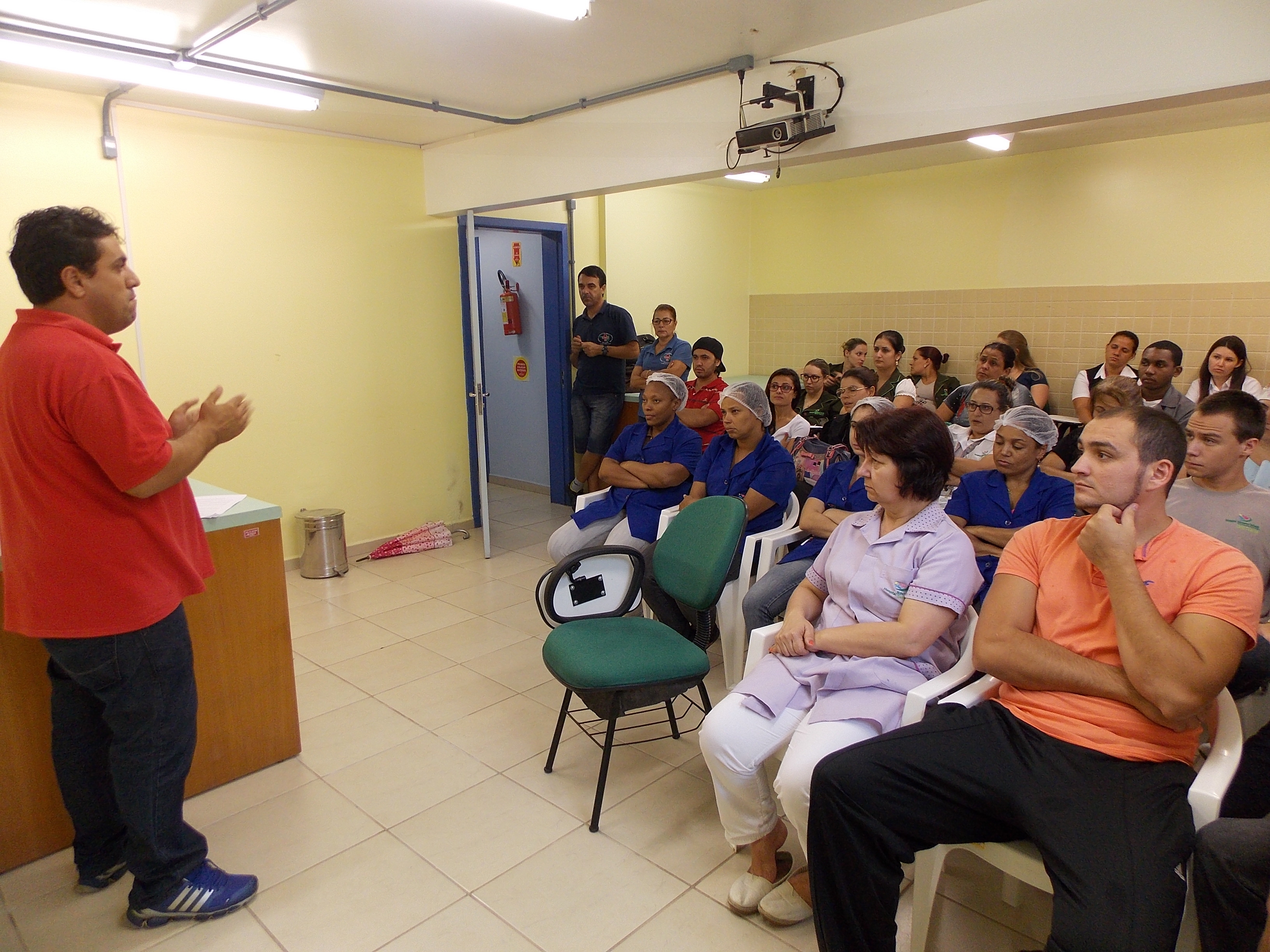 Assembleias podem definir paralisação em hospitais