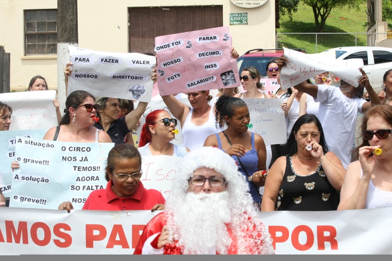  Trabalhadores dos hospitais protestam em Nova Veneza